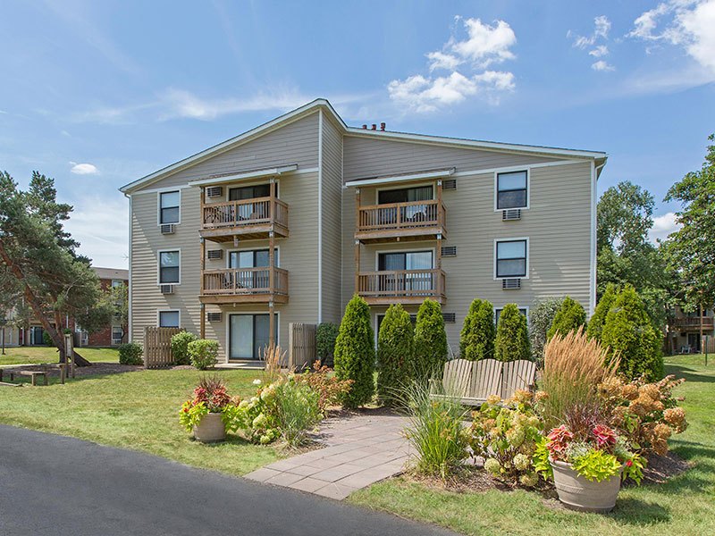 Barrington Lakes Apartments Image 4