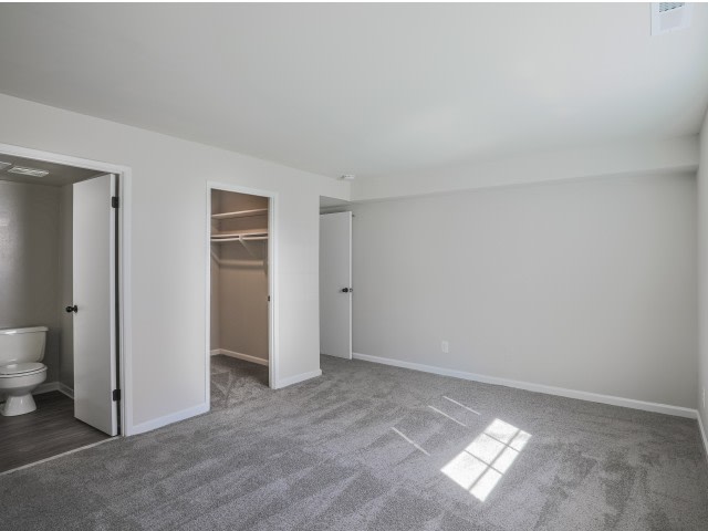 209 at Pickwick Apartments Image 20