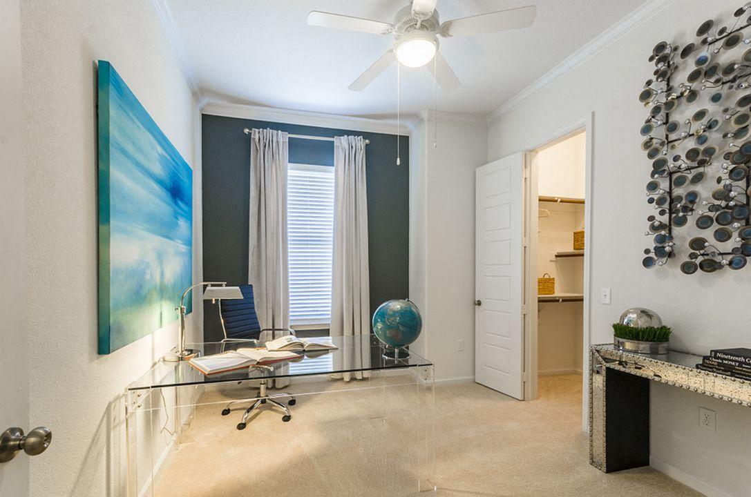 Berkshire Lakeway Image 19