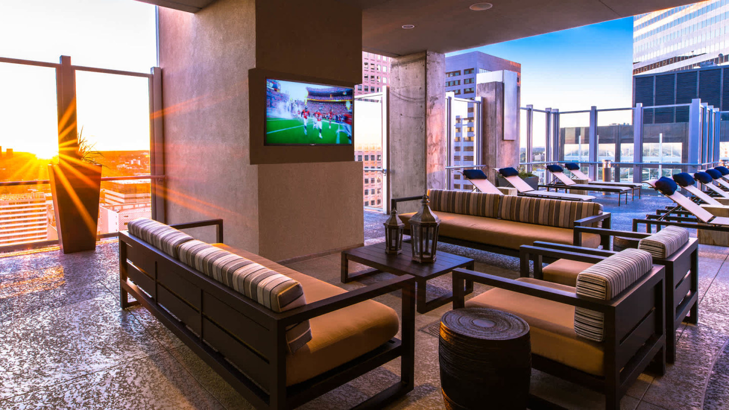 SkyHouse Denver Image 2