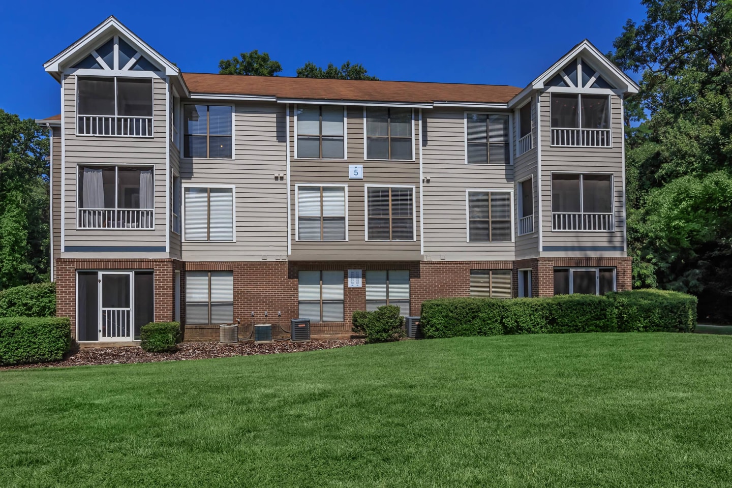 Huntsview Apartments Image 24