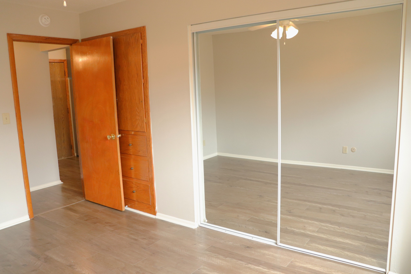 Cobblestone Court Apartments Image 12