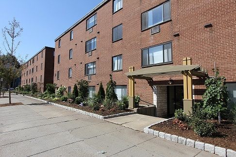 222-230 Babcock Street Apartments Image 5