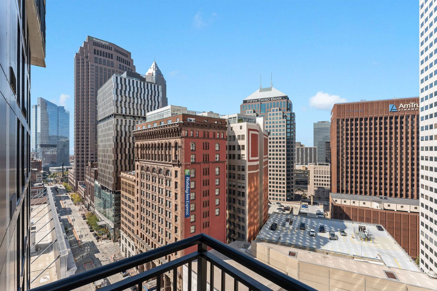 Skyline 776 Image 8