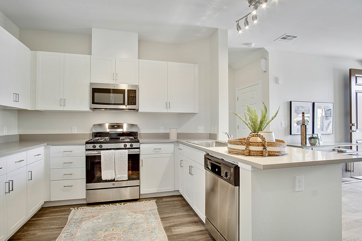 VIDA LUXURY LIVING Image 9