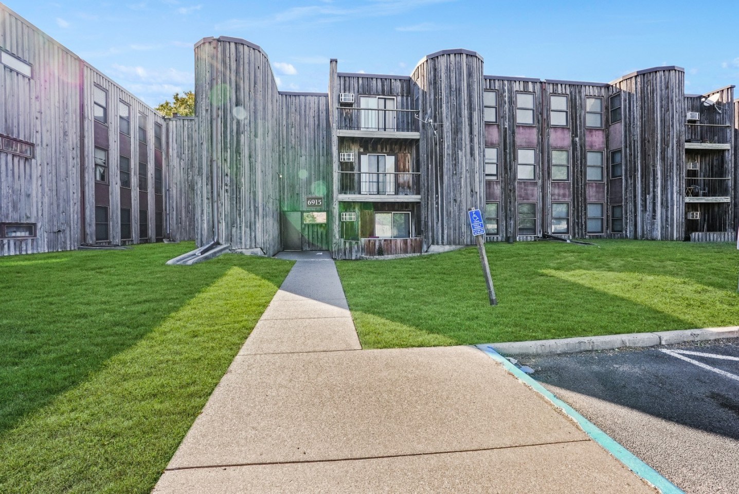 Lynwood Pointe Apartments Image 3