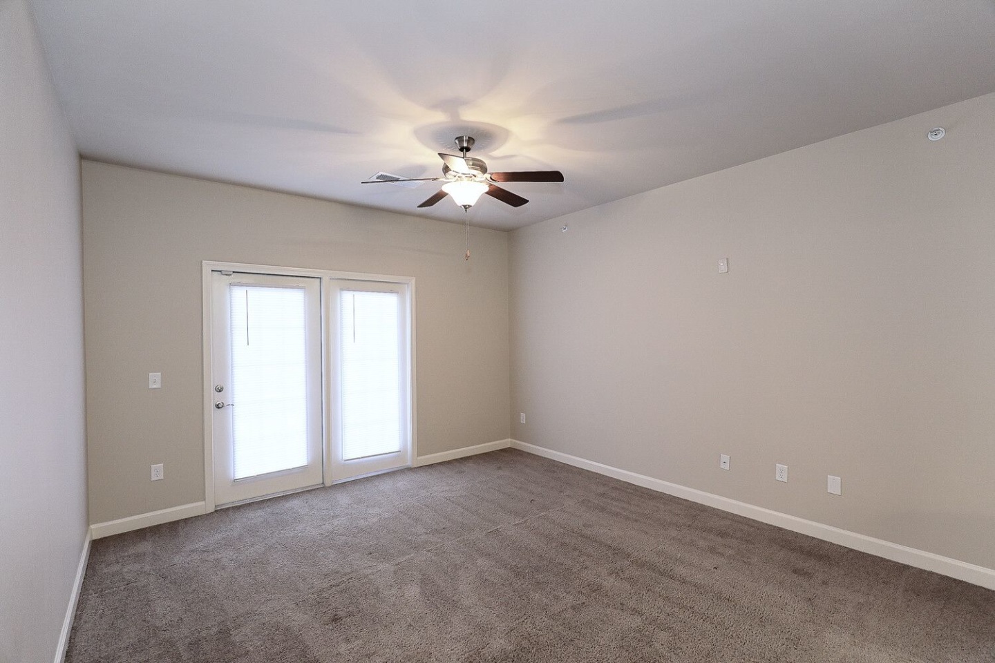 The Astoria Apartment Homes Image 14