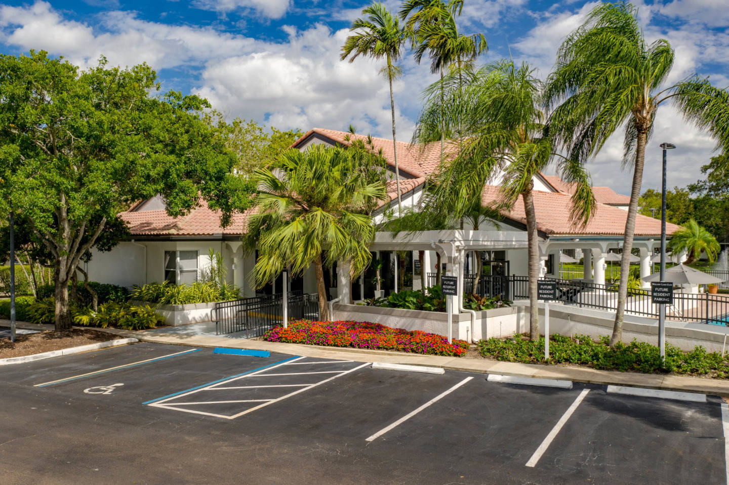 Welleby Lake Club Apartments Image 7