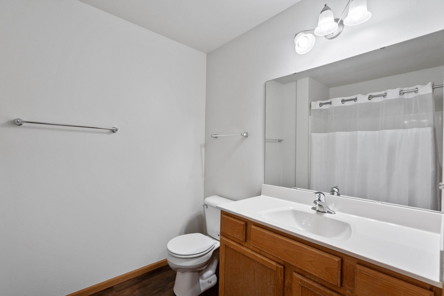 Six Points Apartments Image 19