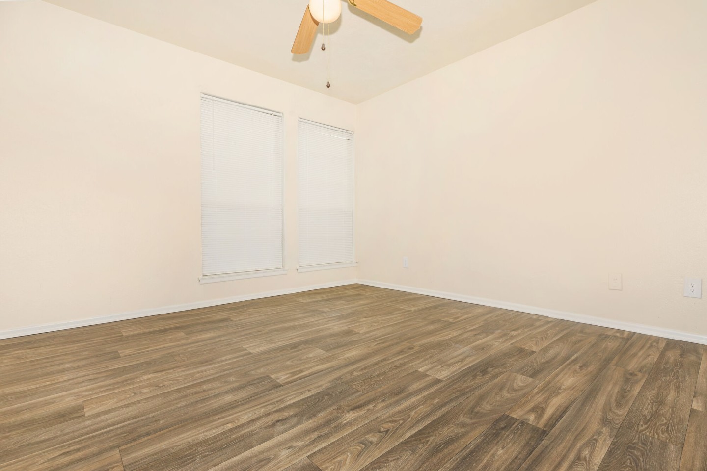 Hilltop Oaks Apartments Image 14