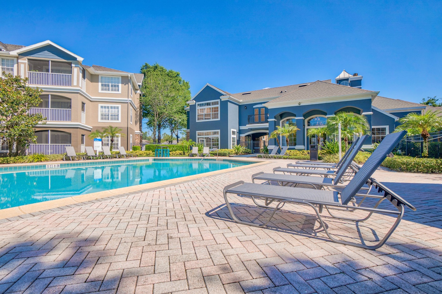 Elmhurst Village Image 28