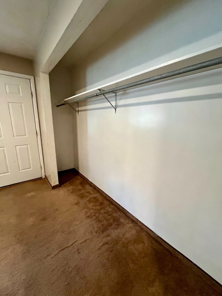 University Villa Apartments Image 24
