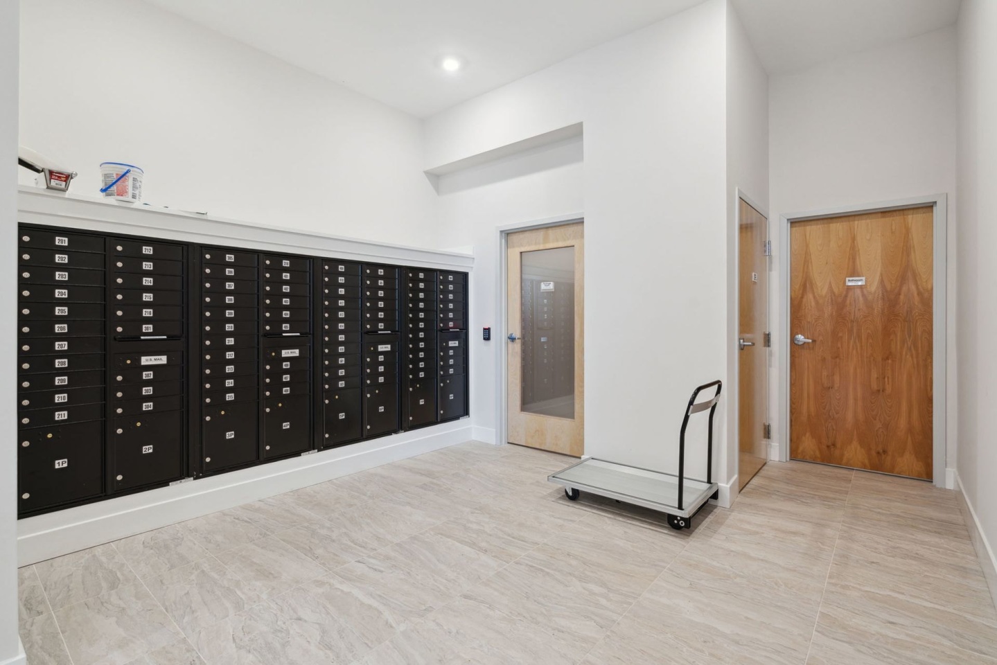 720 Thompson Street Image 15