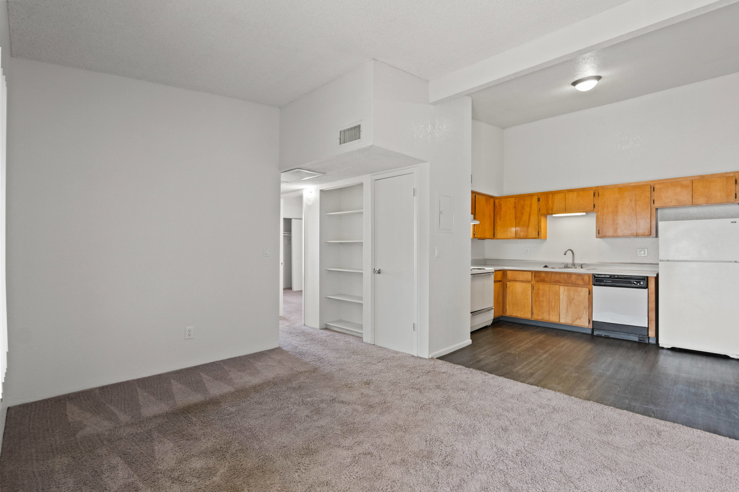 Regency Square Apartments Image 5