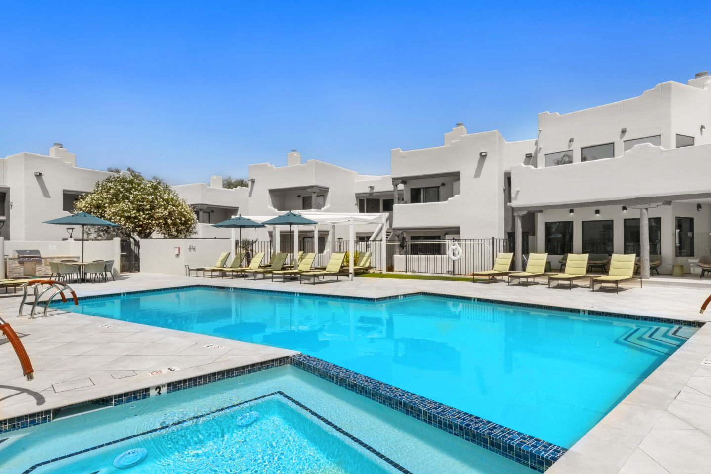 Cortland Scottsdale Mountain Image 18