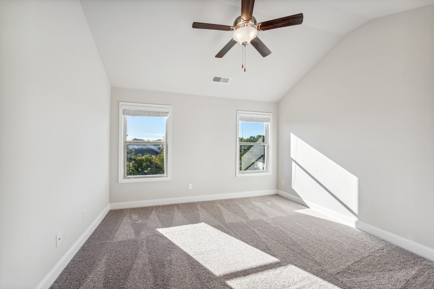Parkwood Terrace Image 38
