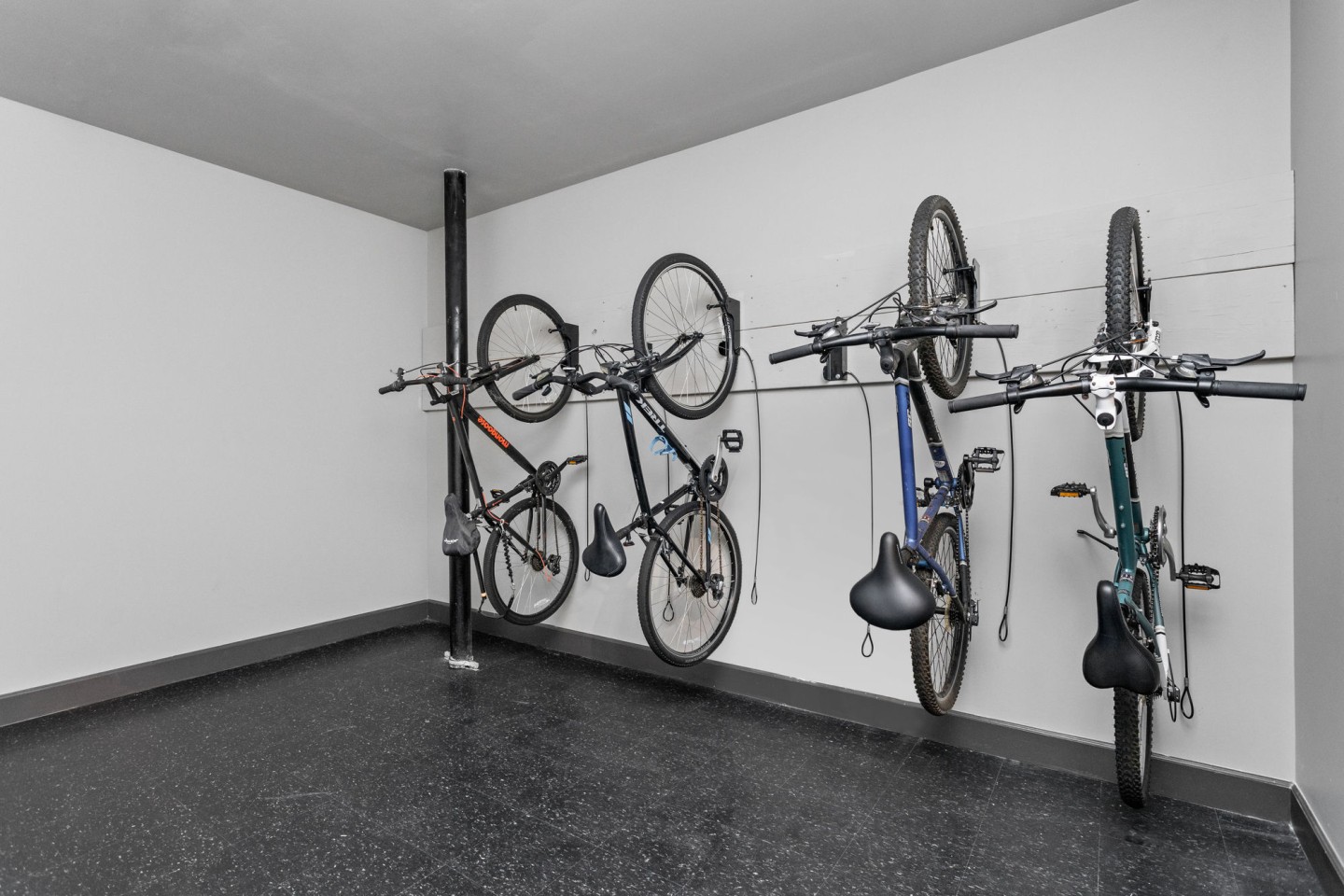 Flats at Springhurst Image 31