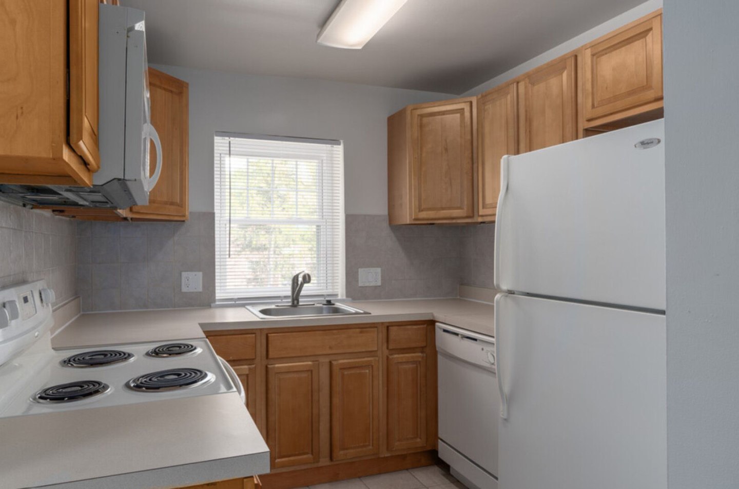 Spruce Court Apartments Image 5
