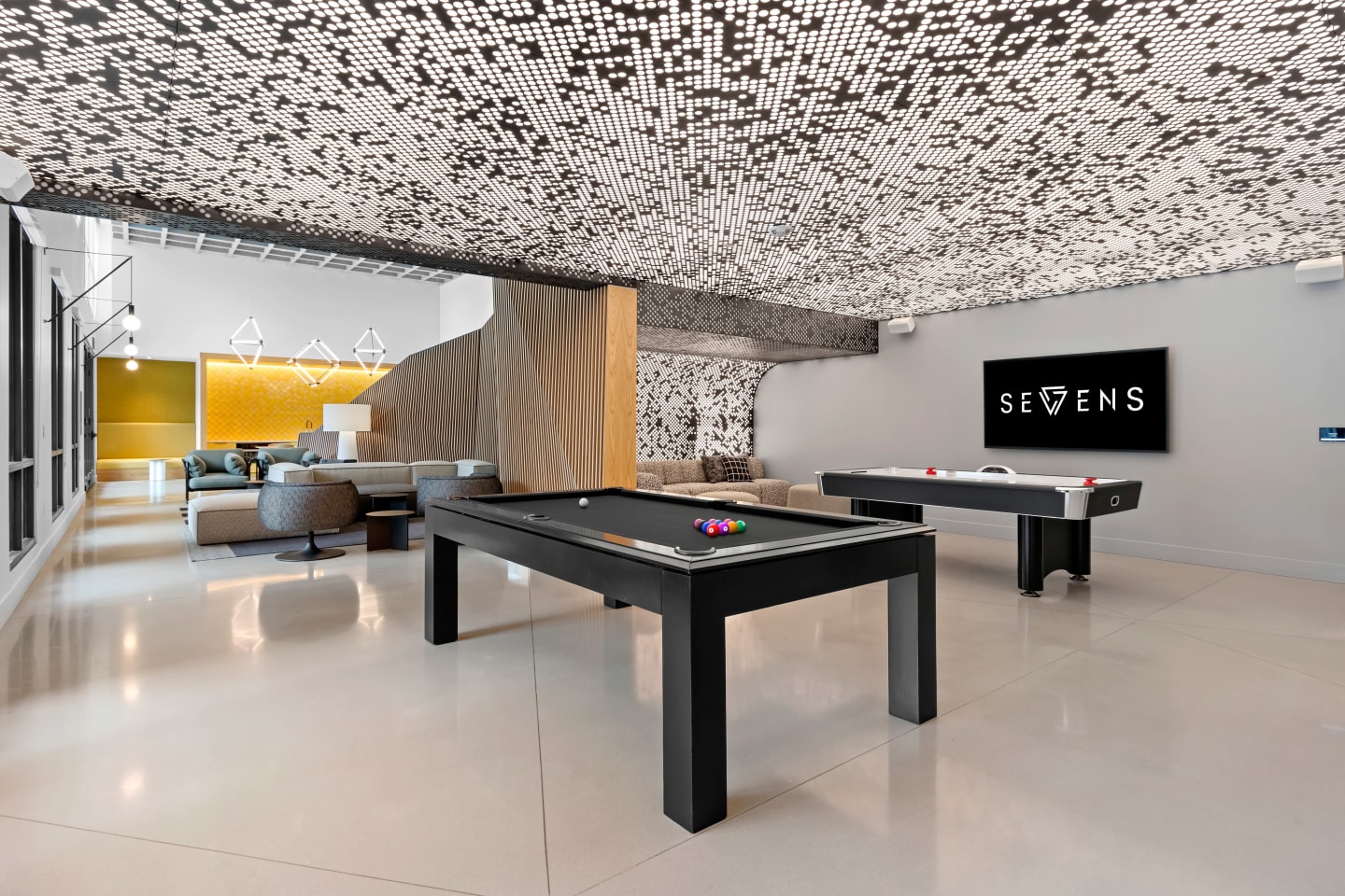 Sevens Luxury Apartment Image 11