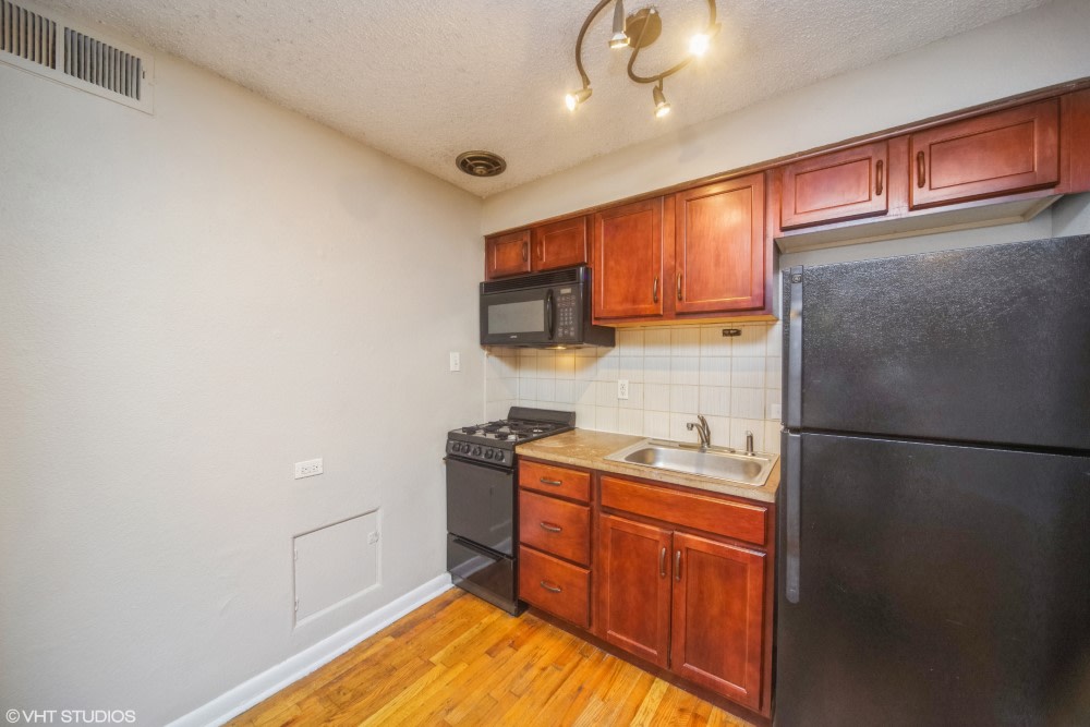 1355 Pearl Image 7