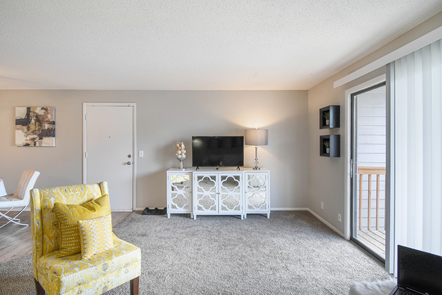 Bellevue Hills Image 21