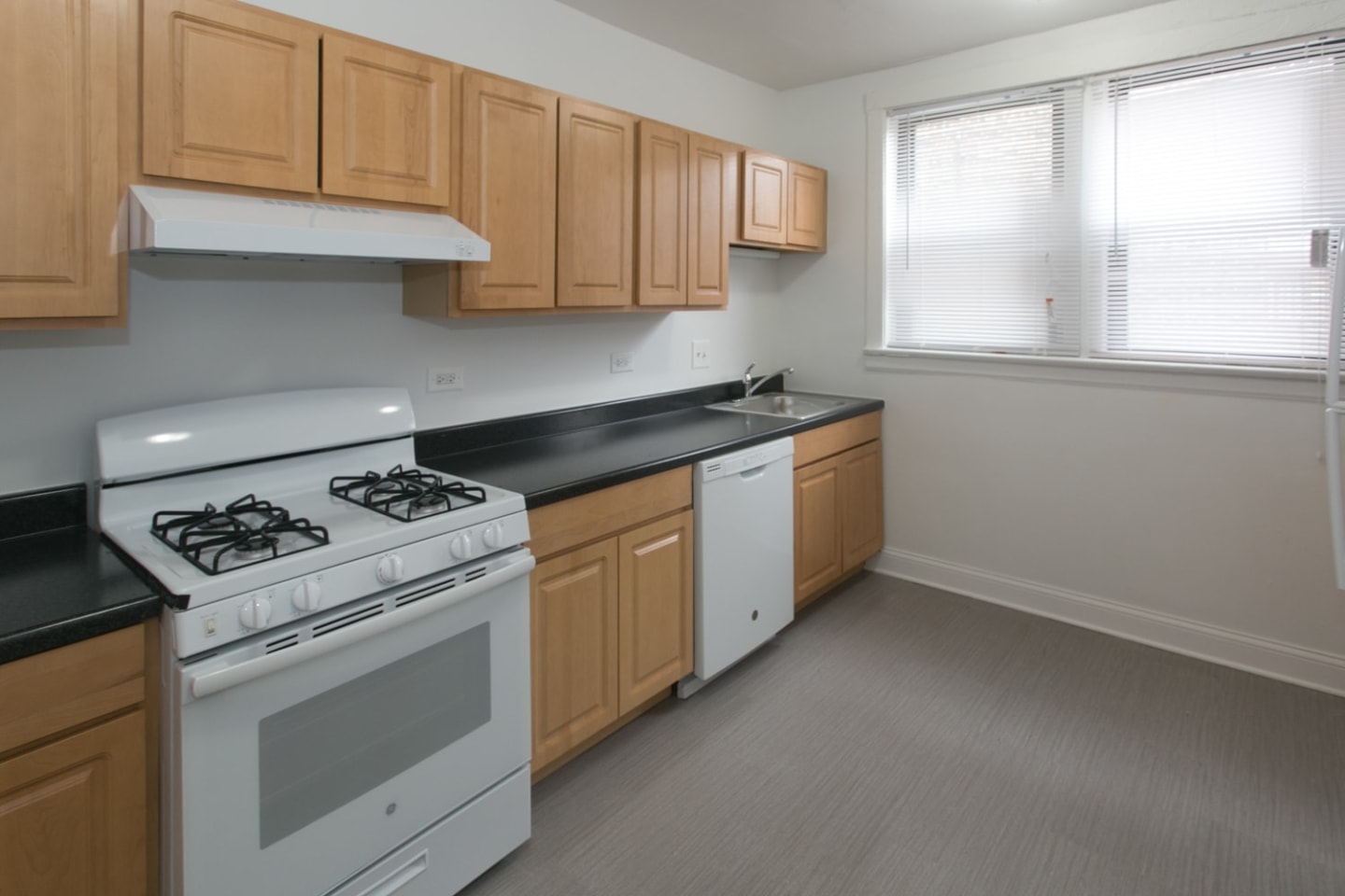 Ellis Court Image 10