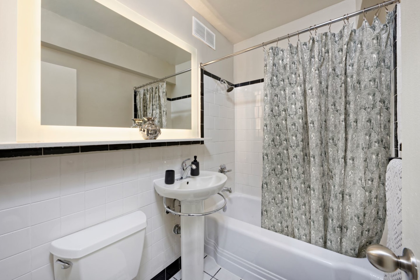 1500 Arlington Image 19