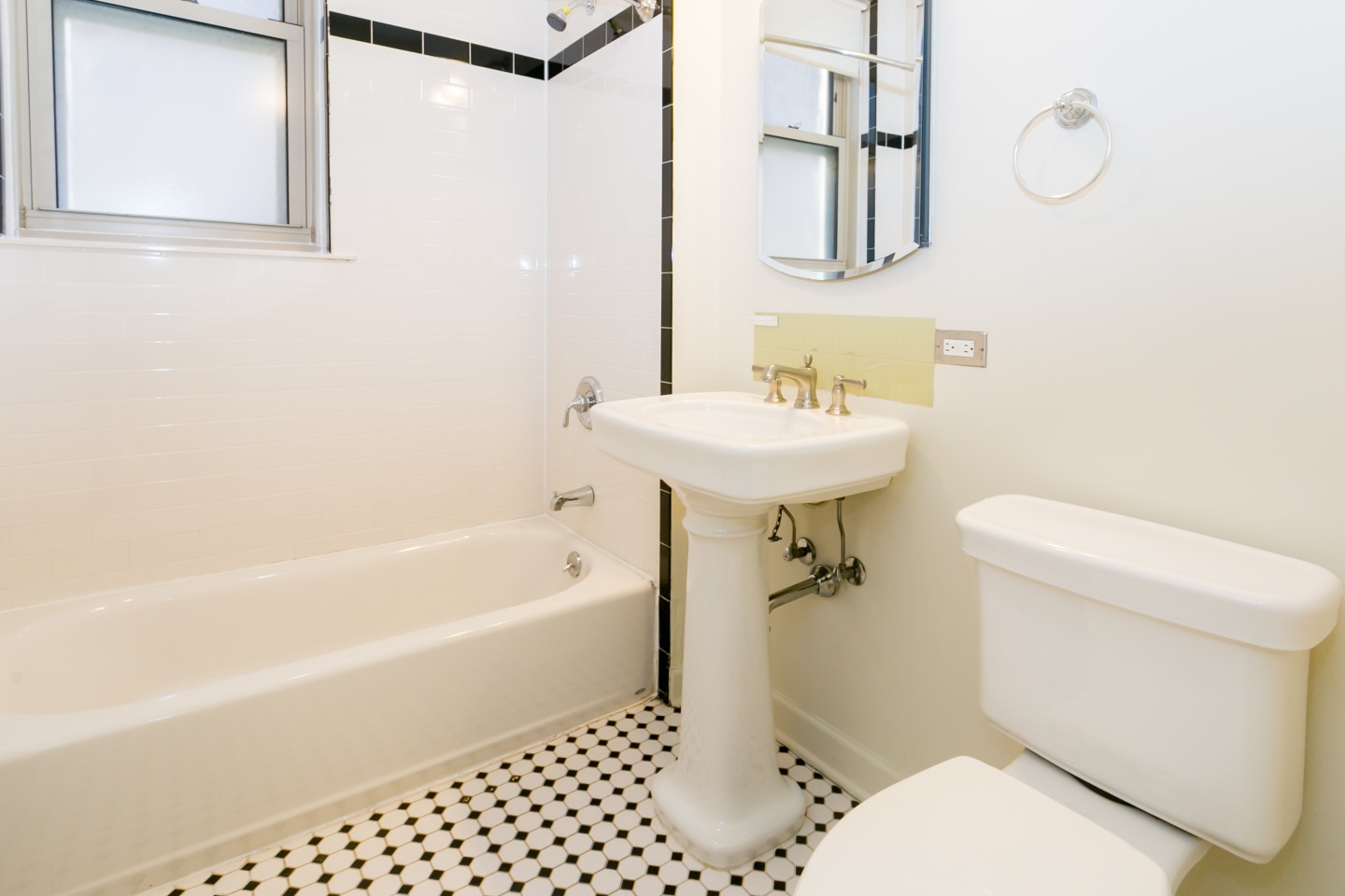 1413-15 E 53rd Image 17