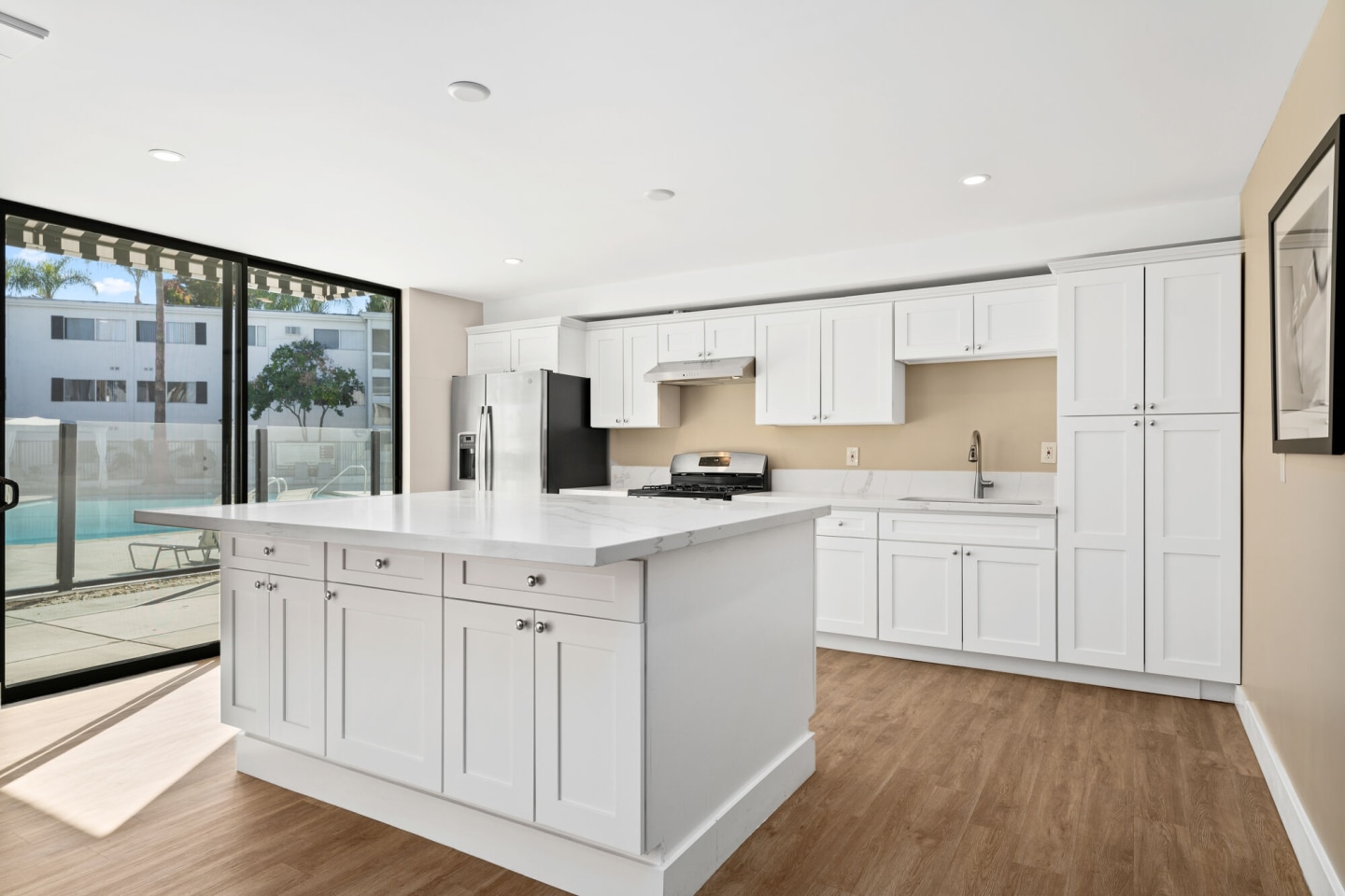 Summerview Beach Resort Luxury Apartments Image 16