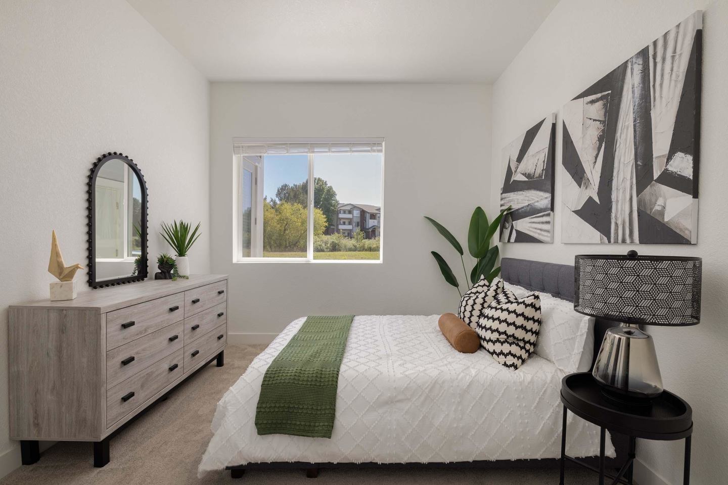 Rendezvous Trail Apartments Image 10