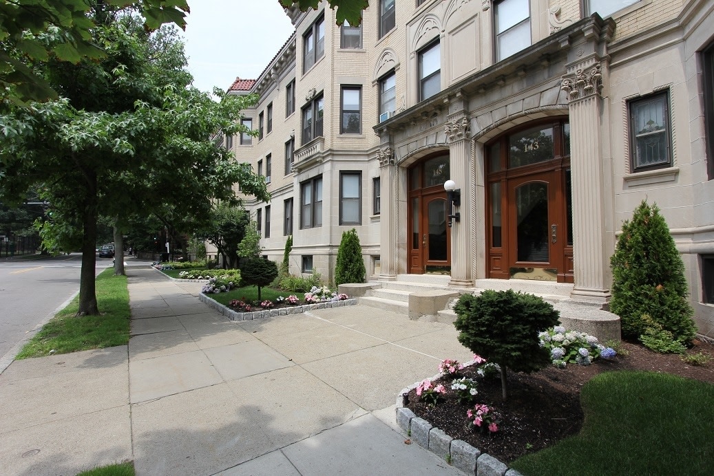 Freeman / Saint Paul Apartments Image 2