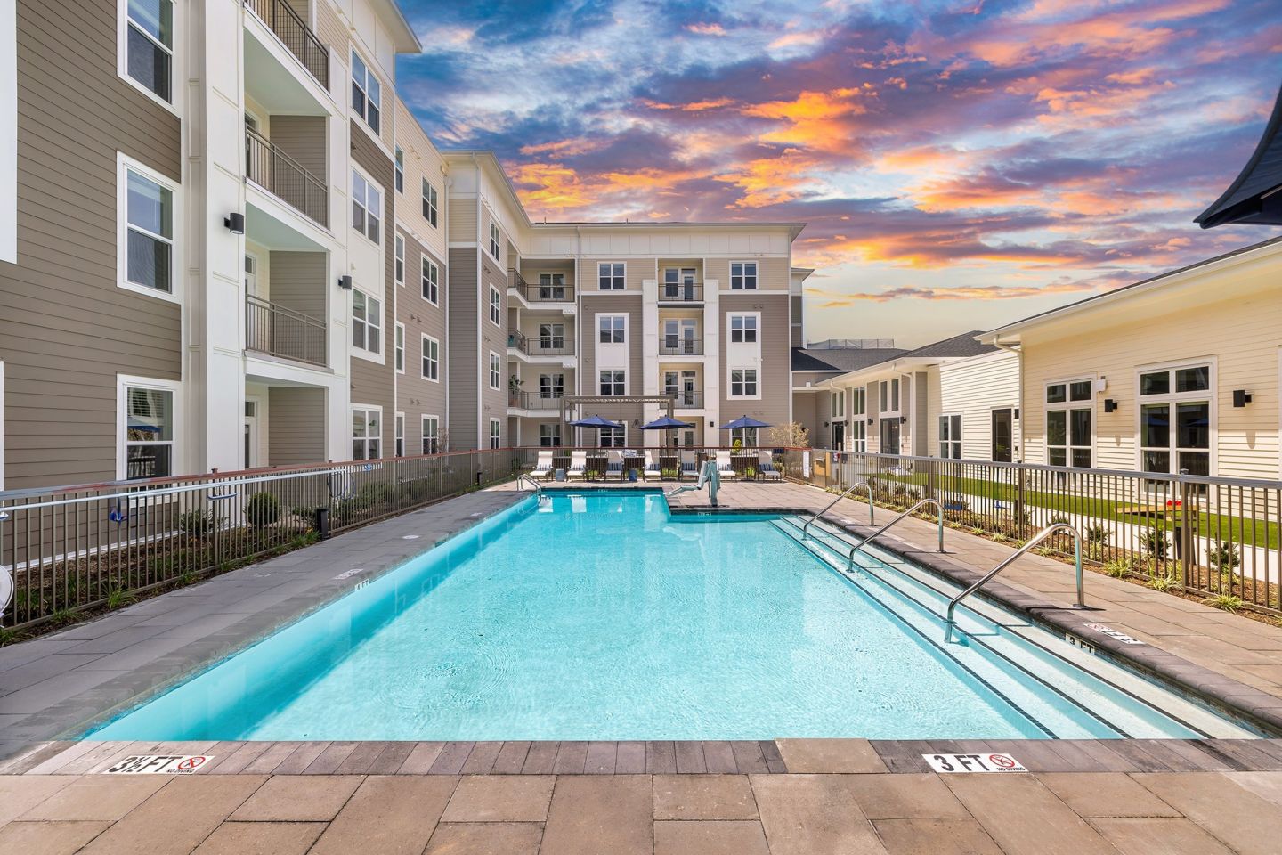 Album Huntersville 55+ Active Adult Apartment Homes Image 24