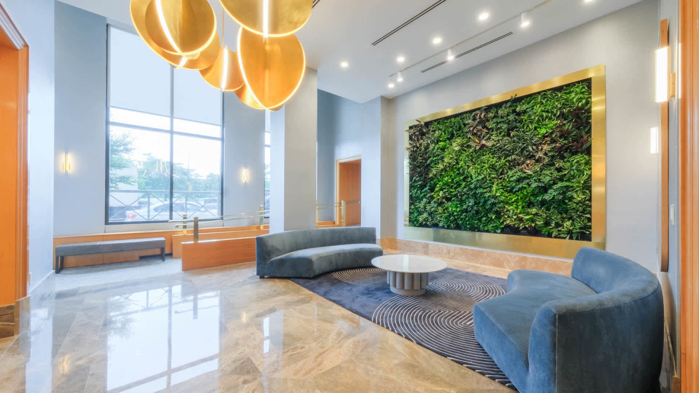 180 Riverside Boulevard Image 7