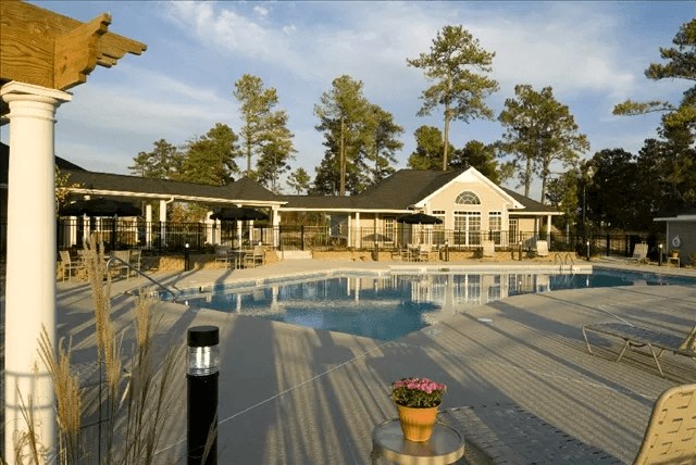 Village on the Lake Apartments Image 19