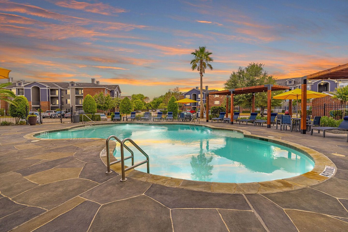 Grand Palms Apartment Homes Image 3