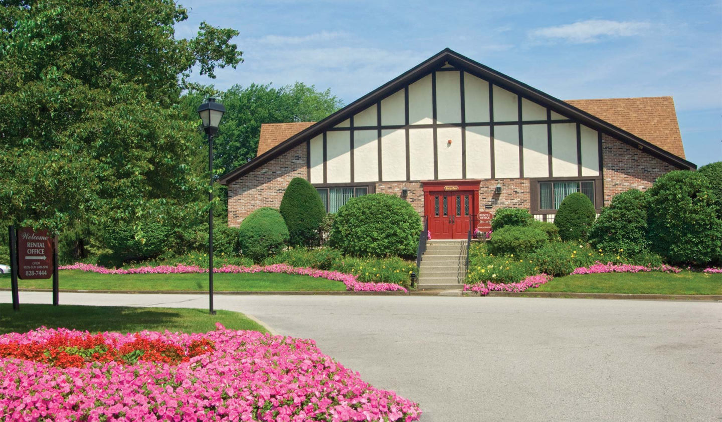 Royal Crest Warwick Apartment Homes Image 15