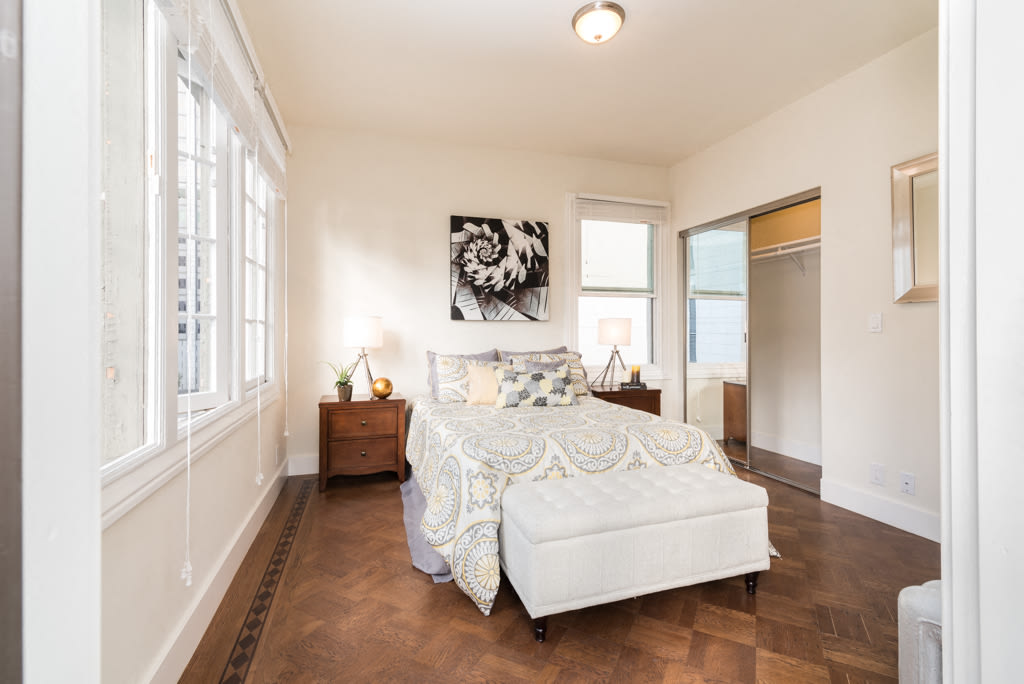 324 Larkin Image 15