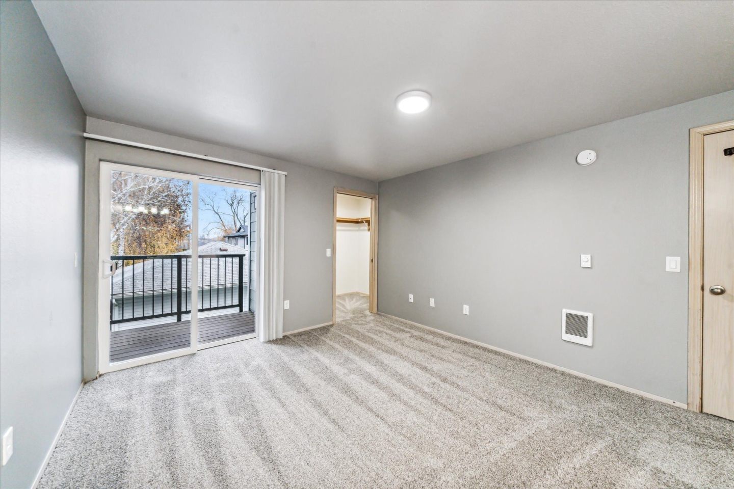Oak Park Village Apartments Image 19