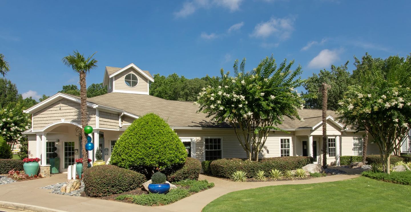 Avenue 33 Apartments Image 2