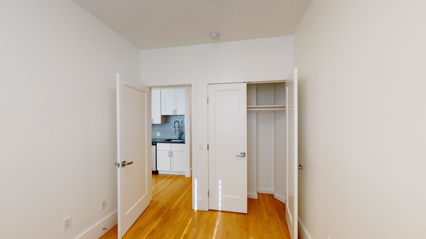 720 Jones Street Image 26