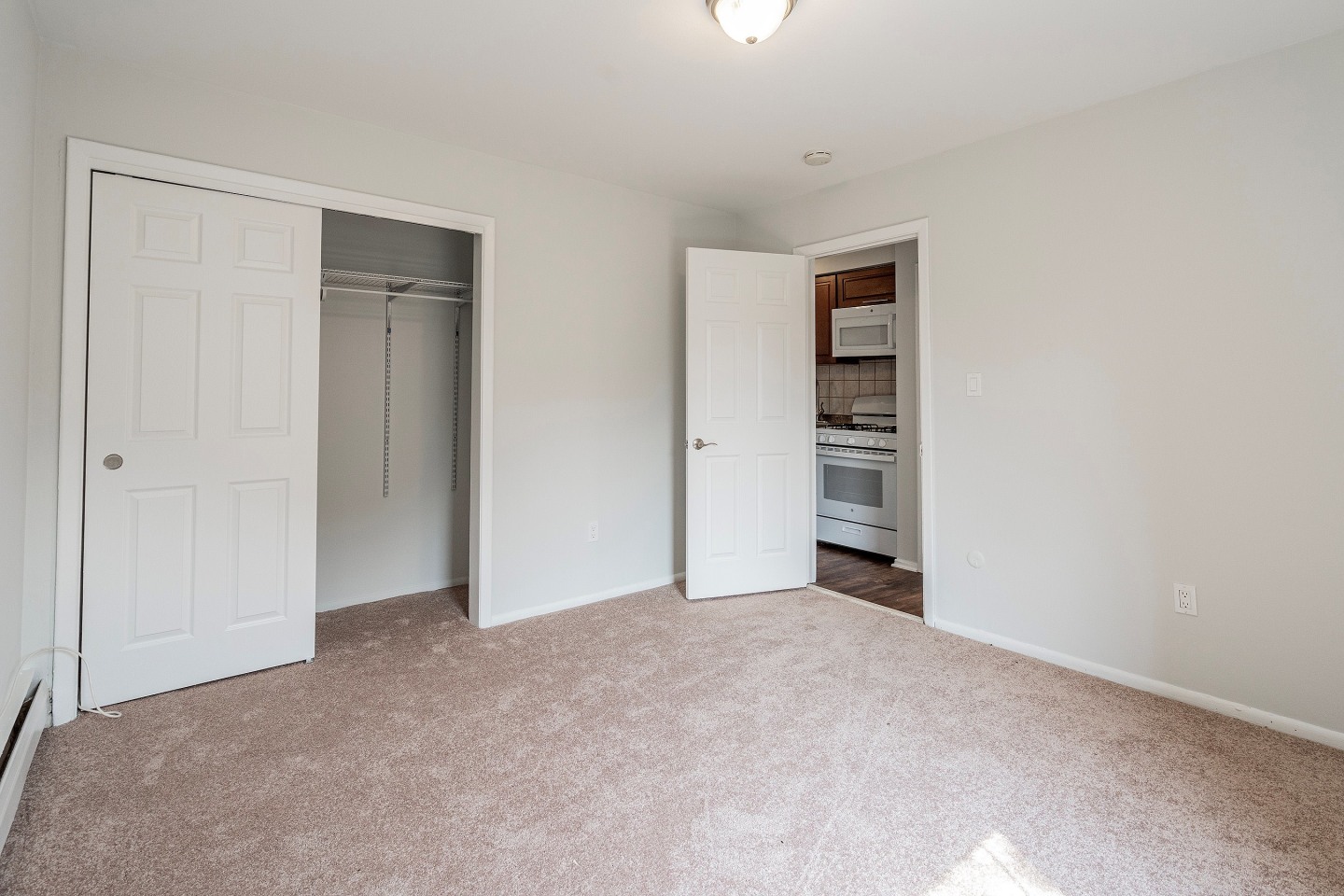 114-120 Montgomery Street Apartments Image 16