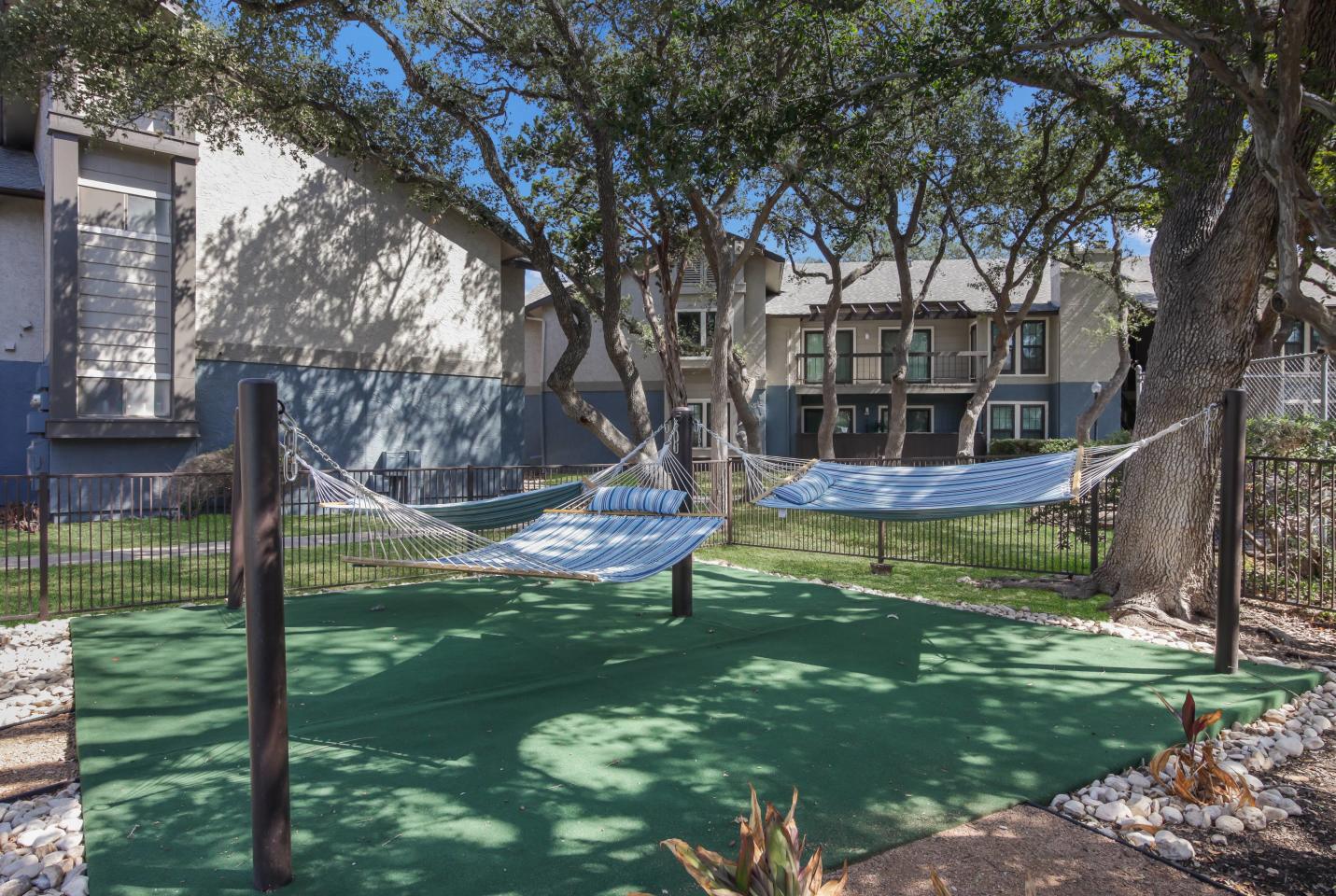 Seville Apartments Image 19