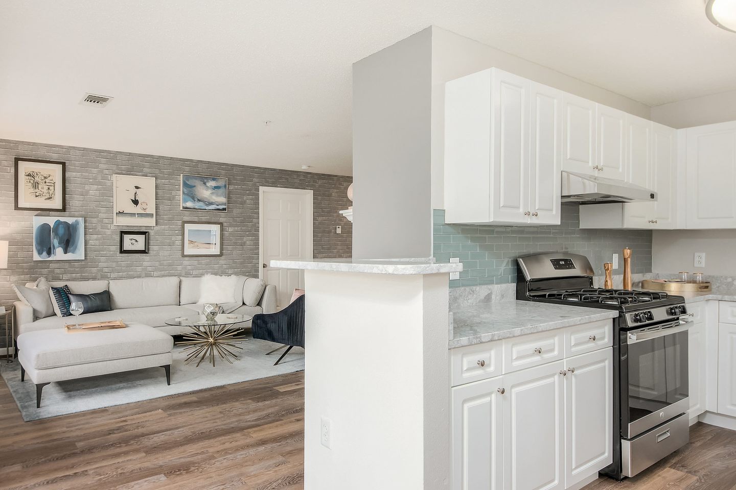 Essex Apartments Image 3
