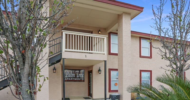 Palm Tree Apartments Image 4
