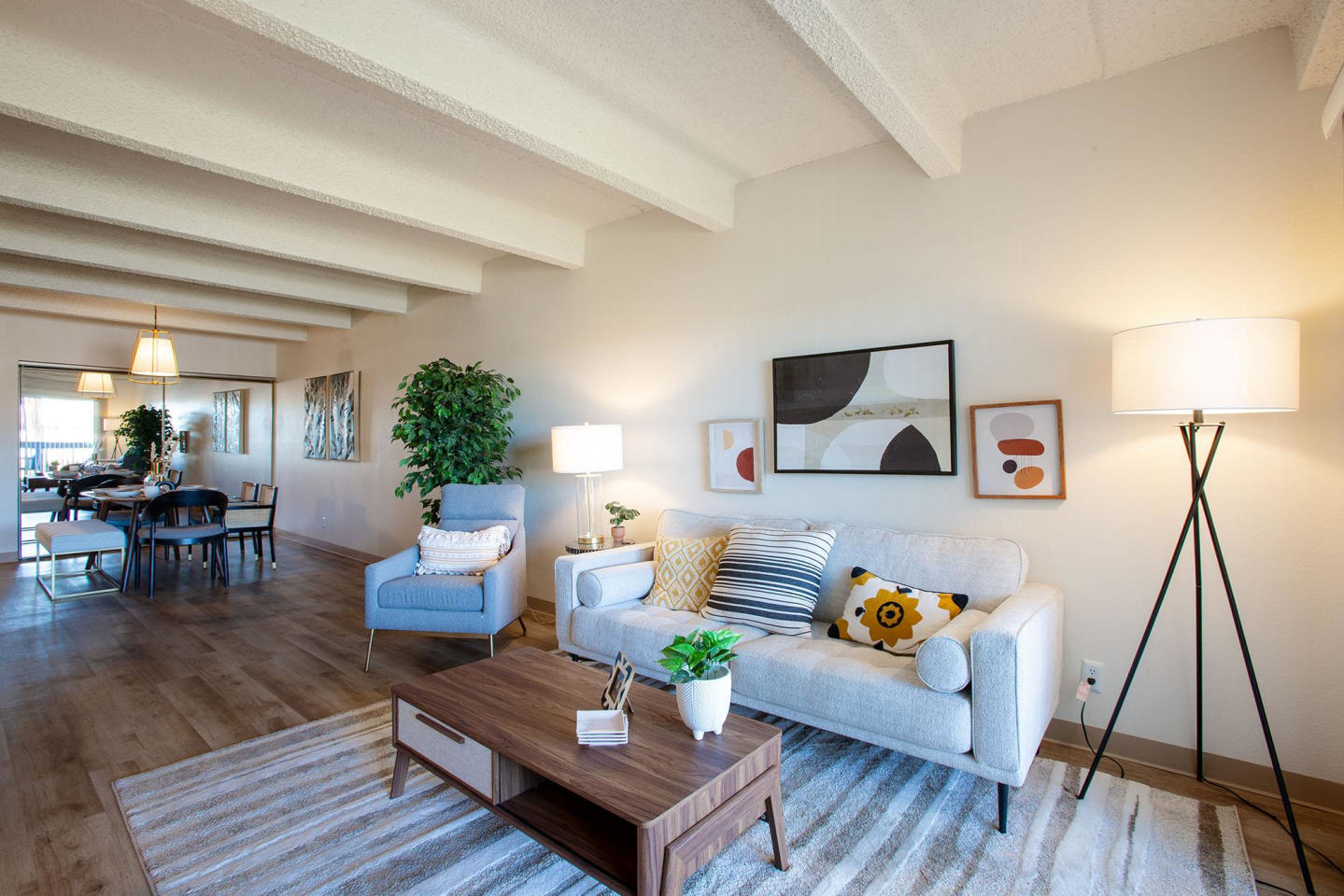 Los Altos Towers Image 13
