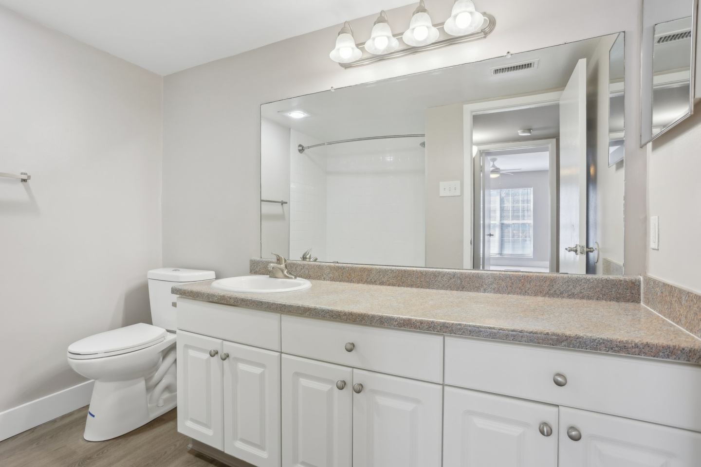 Lincoln Green Apartments Image 32