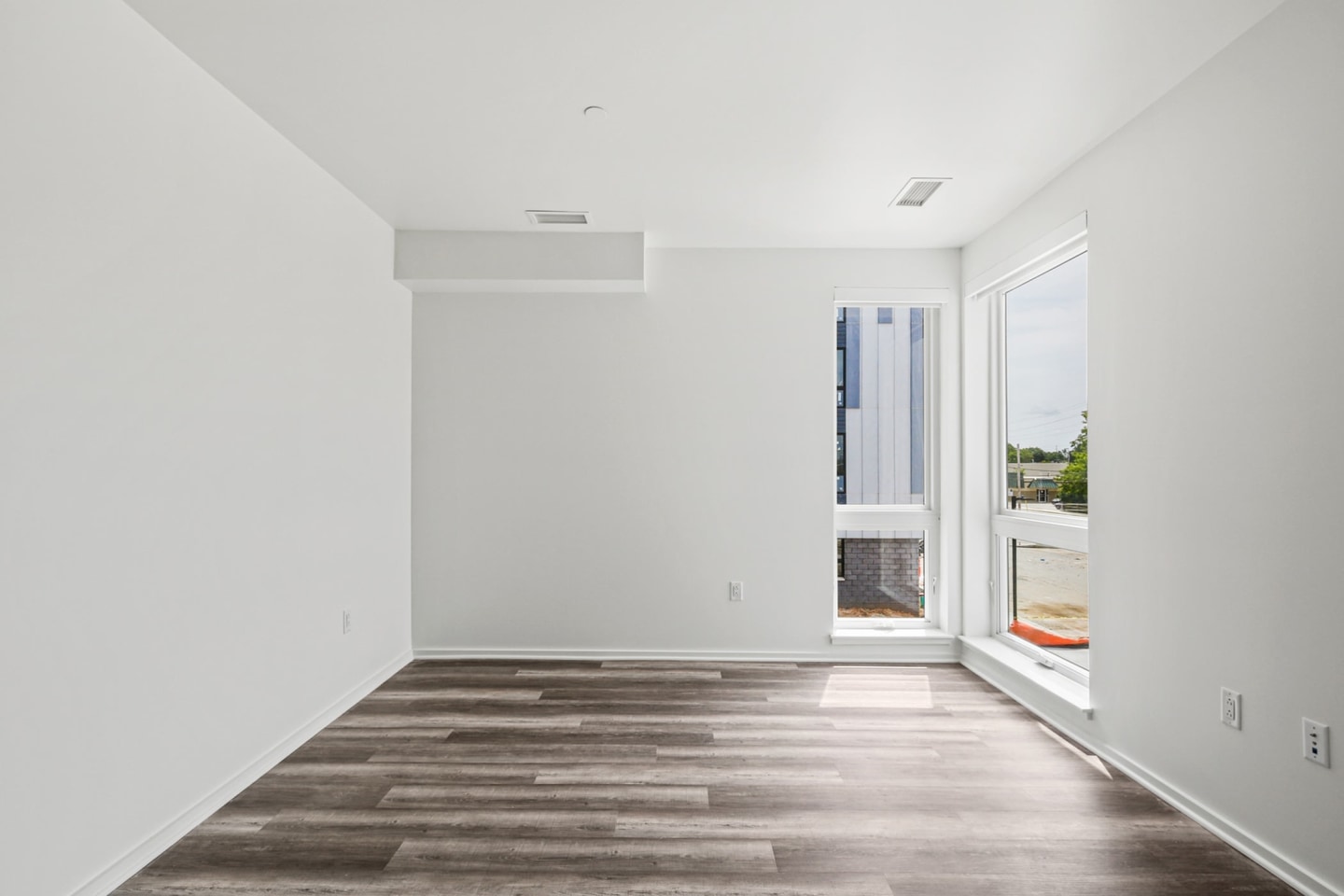 River House Apartments Image 30