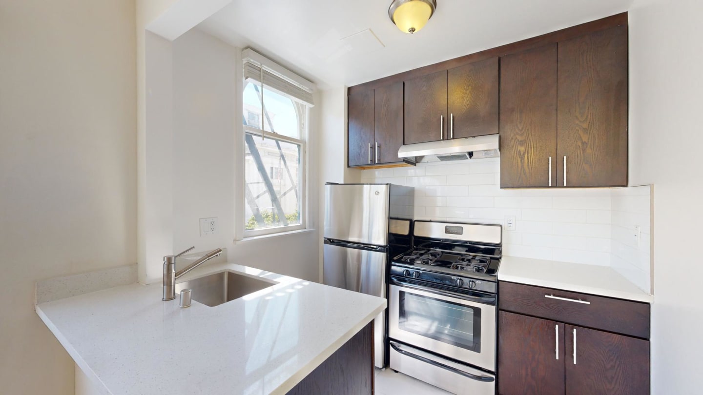 621 Stockton Image 13