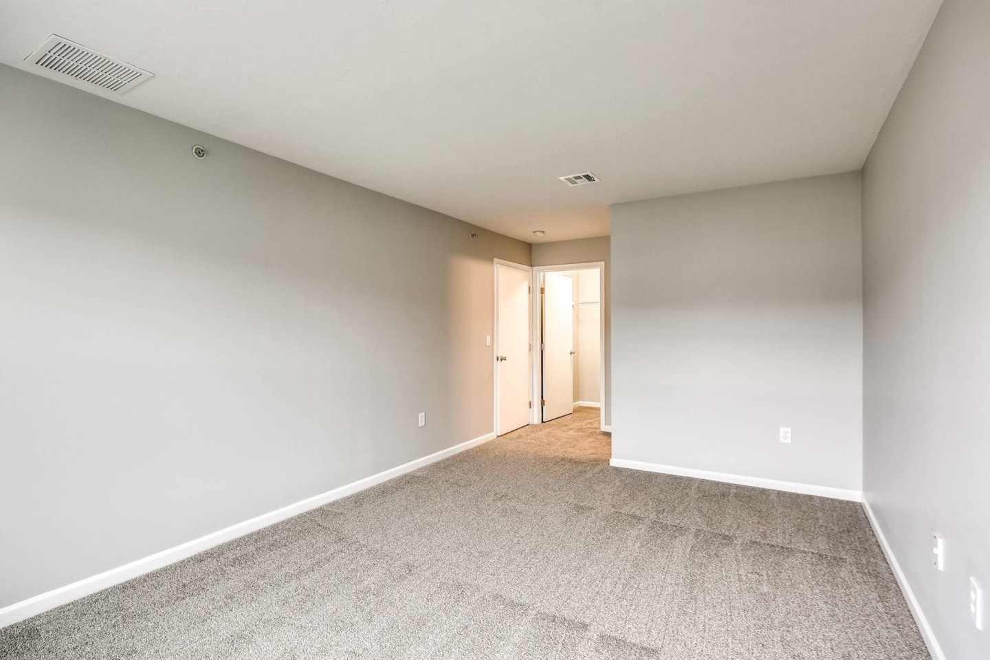 The Villas of Castleton Apartments Image 19
