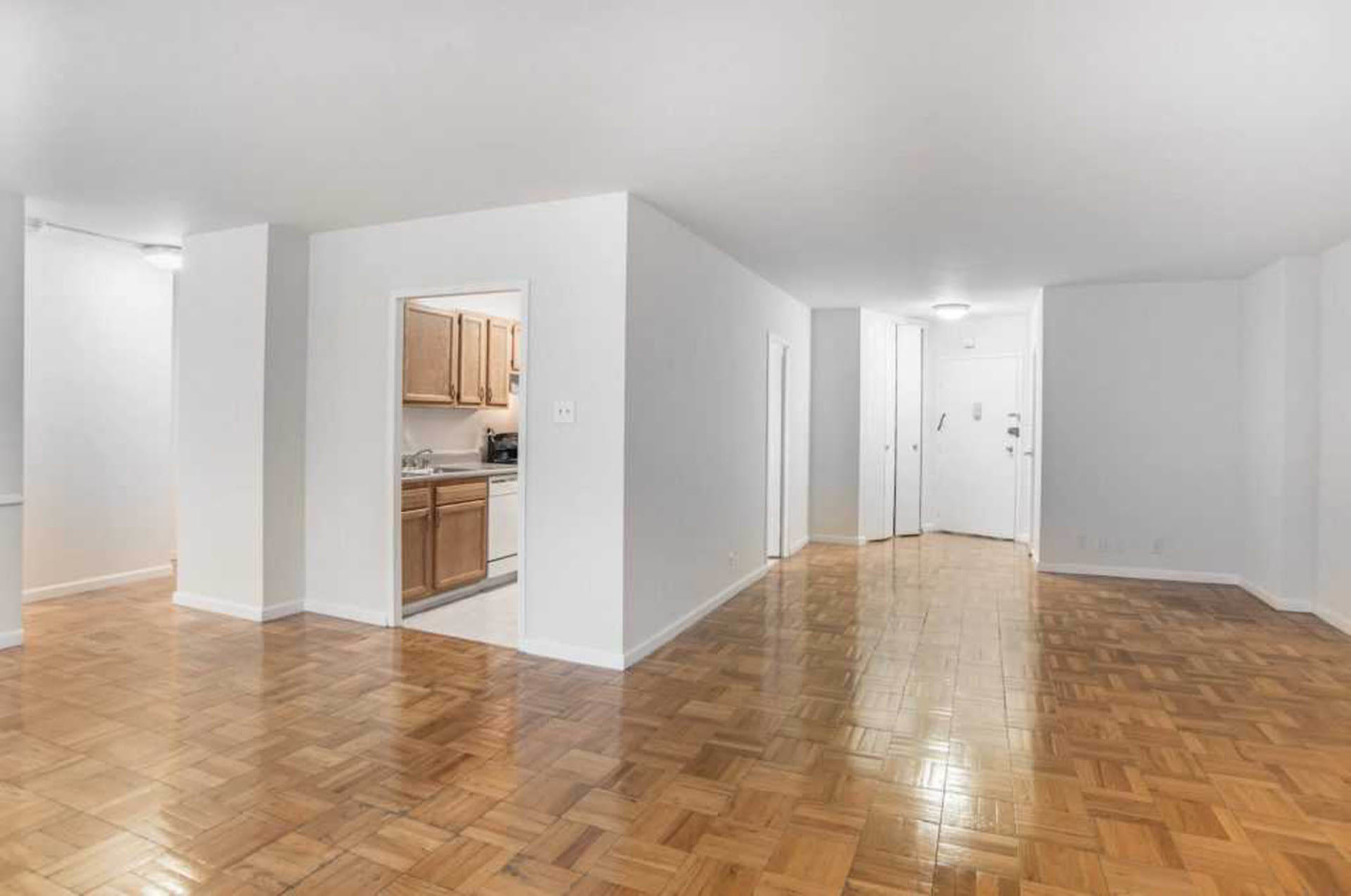 Connecticut House Apartments Image 15